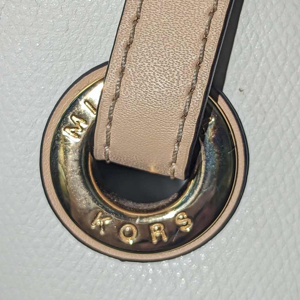 Michael Kors Yet Setter tote bag . - Picture 10 of 14